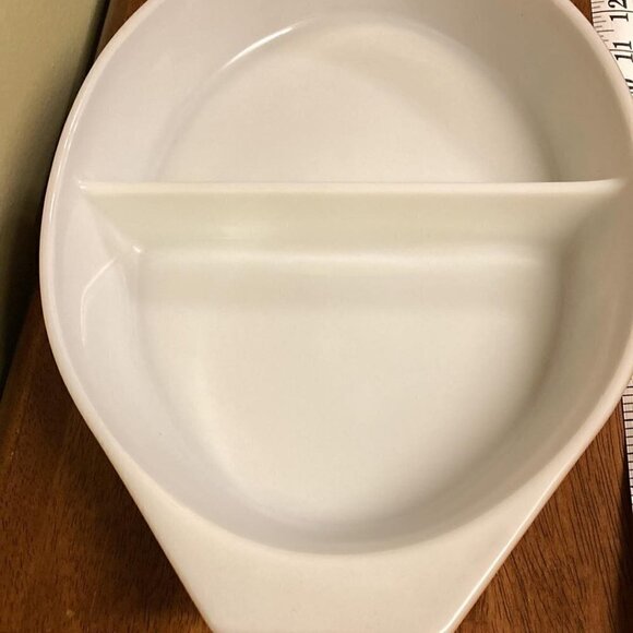 Vintage Pyrex Early American/Brown/ Gold/ Eagle 1 1/2 Qt. Divided Dish - Picture 6 of 12